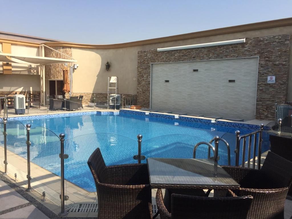 Reinforcement inspection before pour, Mövenpick Jeddah